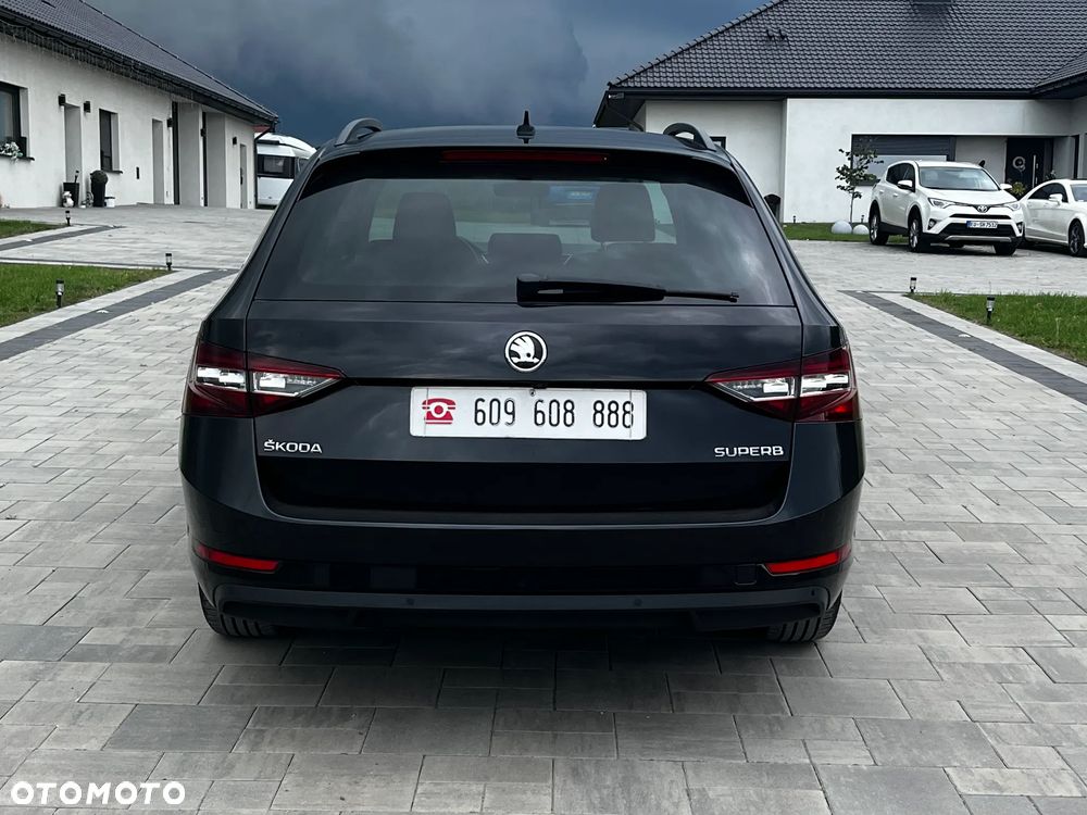 Skoda Superb 2017 photo 5