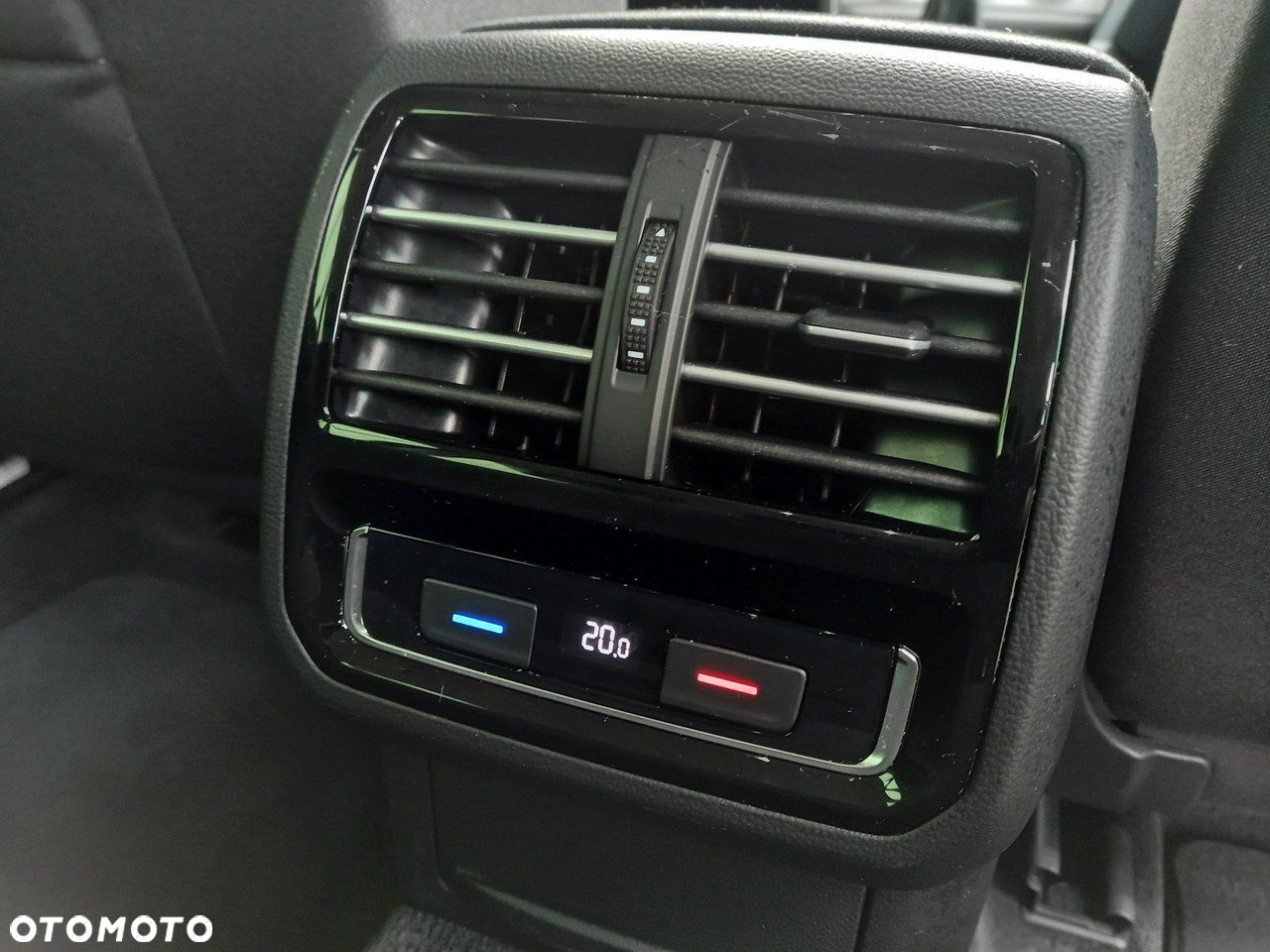 Volkswagen Passat 2.0 TDI BMT Trendline - 26