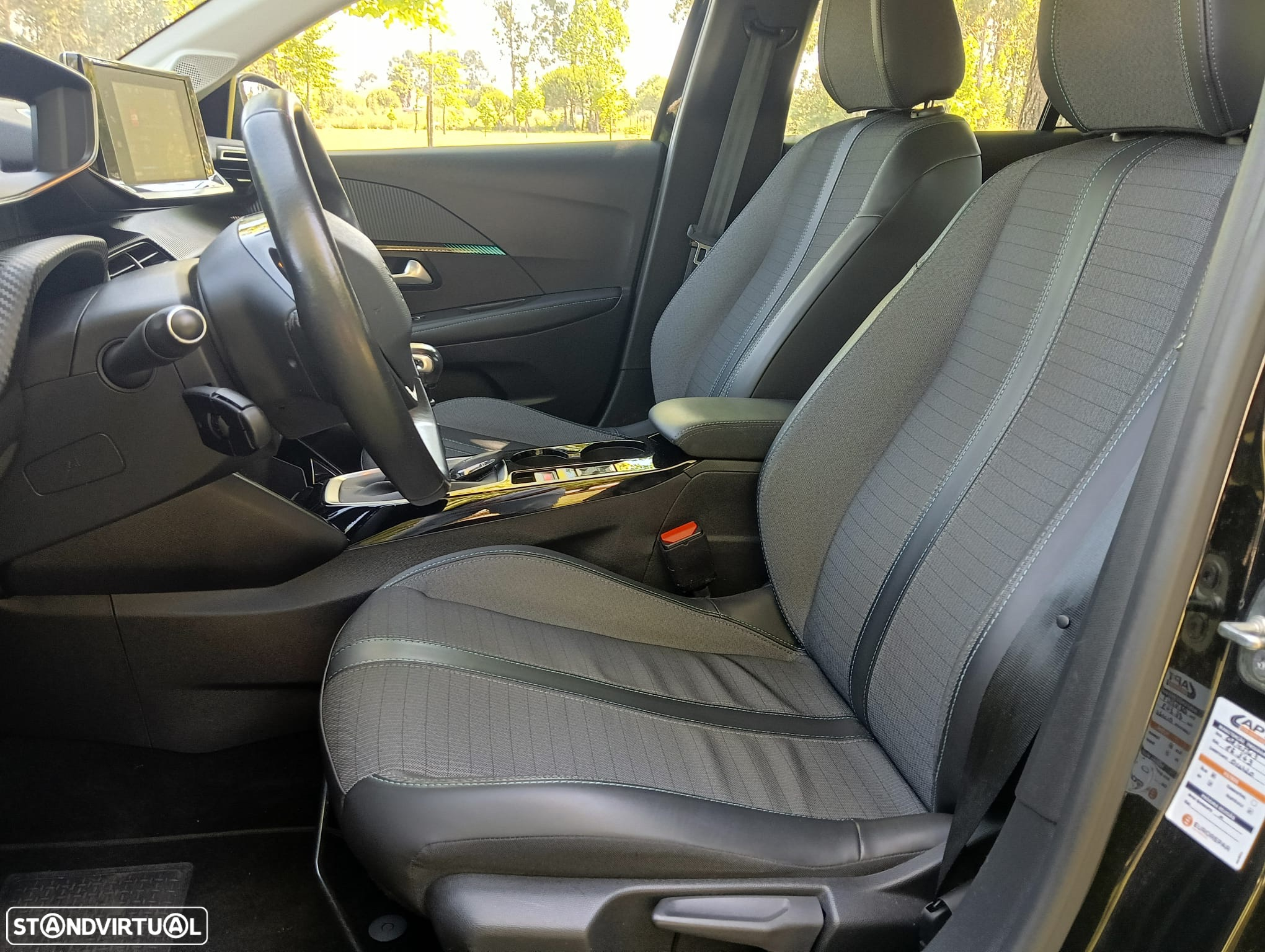 Peugeot 208 1.5 BlueHDi Allure Pack - 26