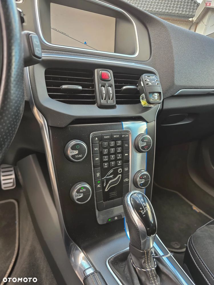 Volvo V40 D3 Geartronic R Design - 12