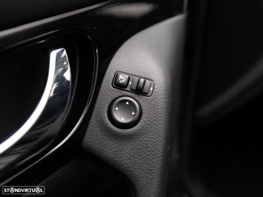 Nissan Qashqai 1.5 dCi N-Connecta Business - 17