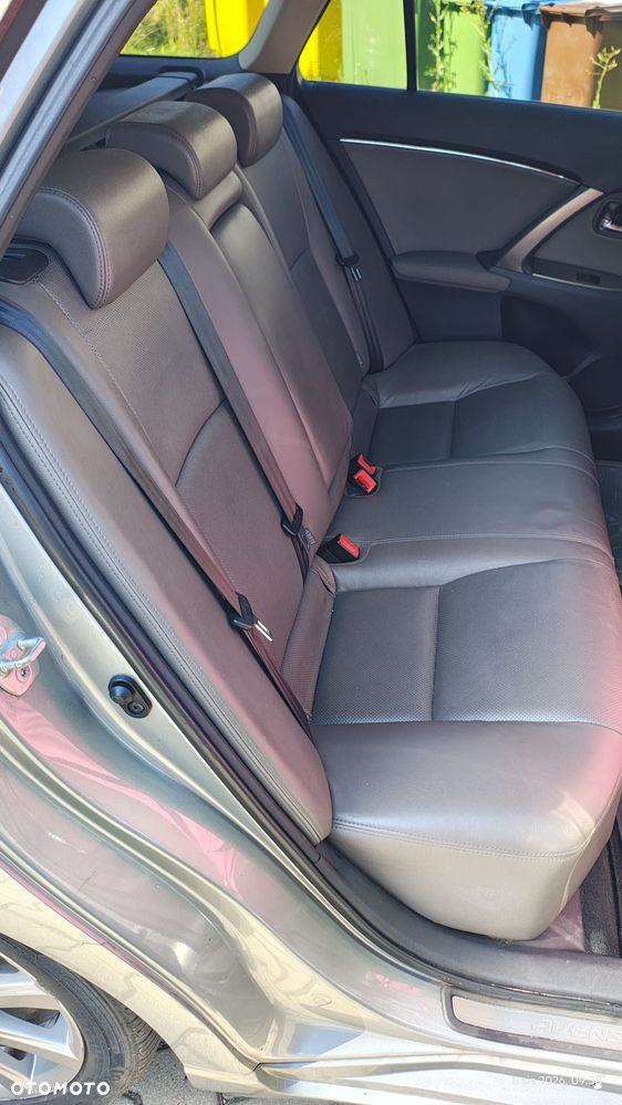 Toyota Avensis - 9