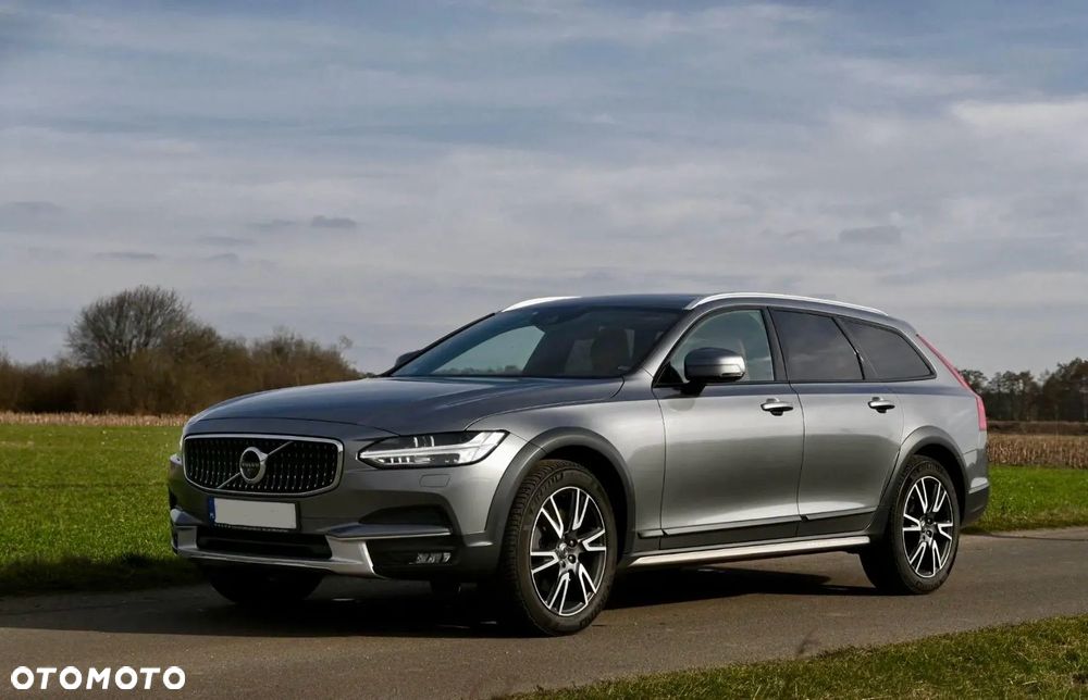 Volvo V90 D5 SCR AWD Momentum Pro - 1