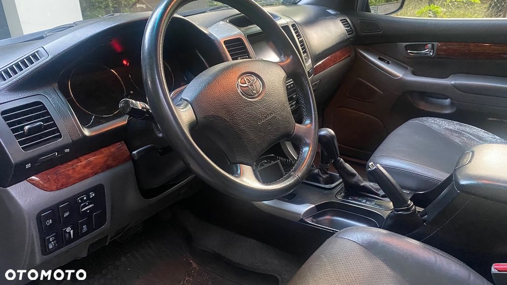 Toyota Land Cruiser - 10