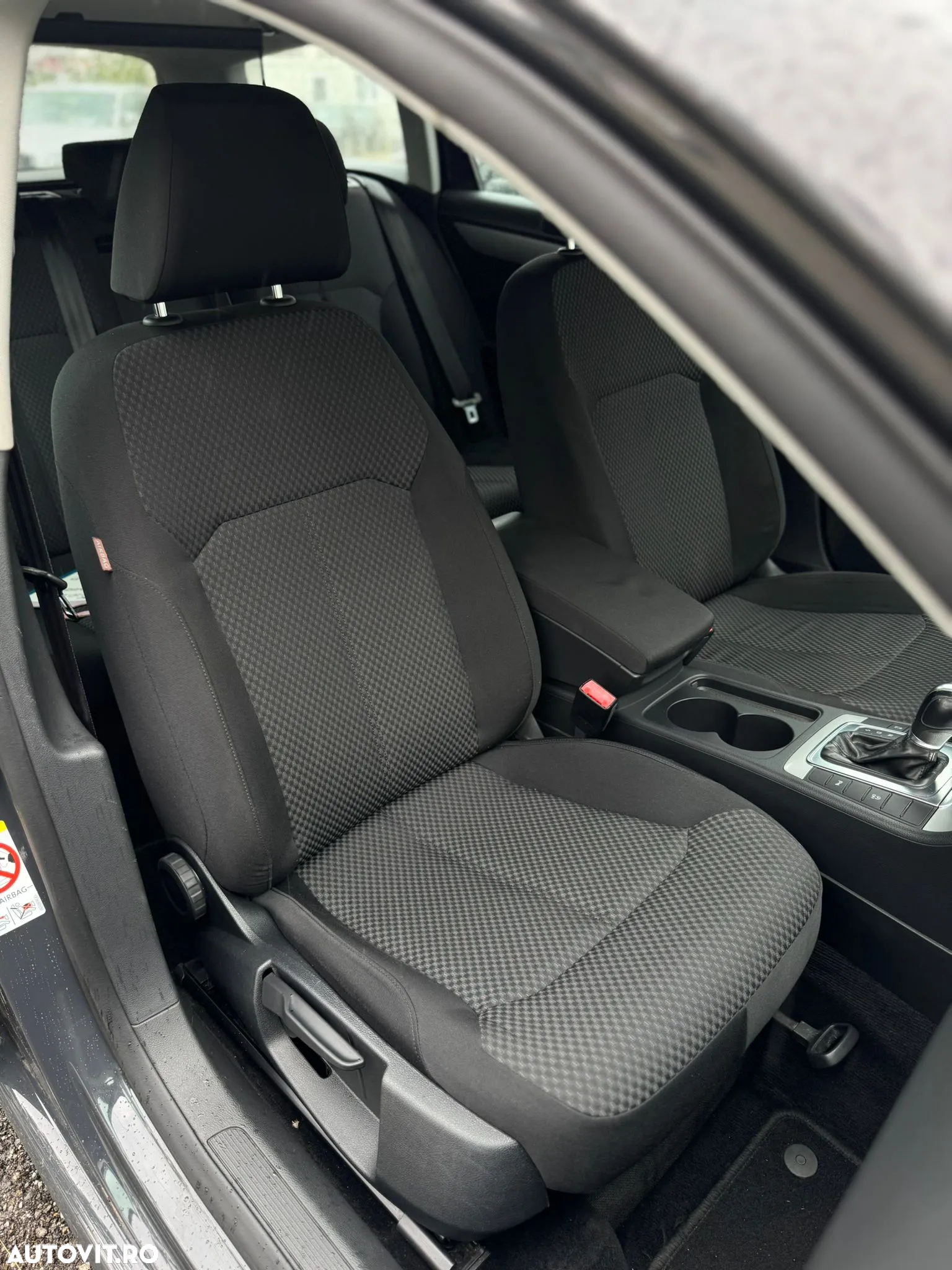 Volkswagen Passat Variant 2.0 TDI BlueMotion Technology DSG Trendline - 38