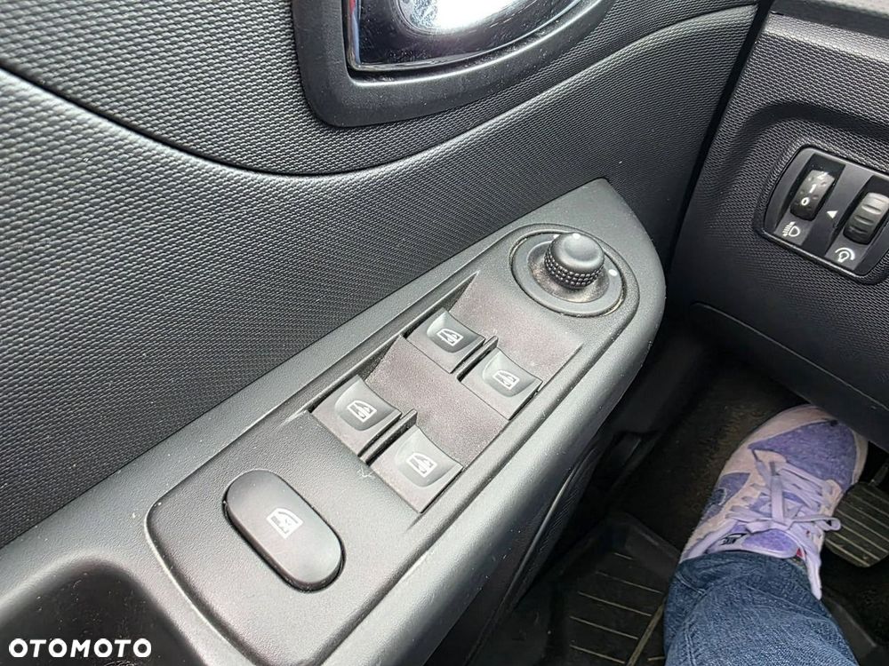 Renault Captur (ENERGY) TCe 90 LIFE - 12