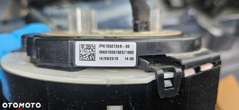 Dodge Durango III LIFT 2017- GT RT Kierownica z łopatkami Przełącznik zespolony Pająk Manetki Taśma Manetka  PN10507248-00 - 3