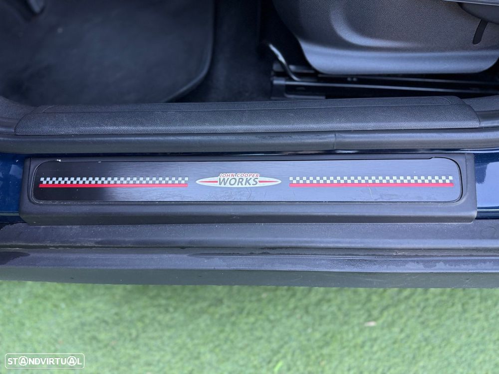 MINI Clubman Cooper SD ALL4 Auto Desportiva - 24