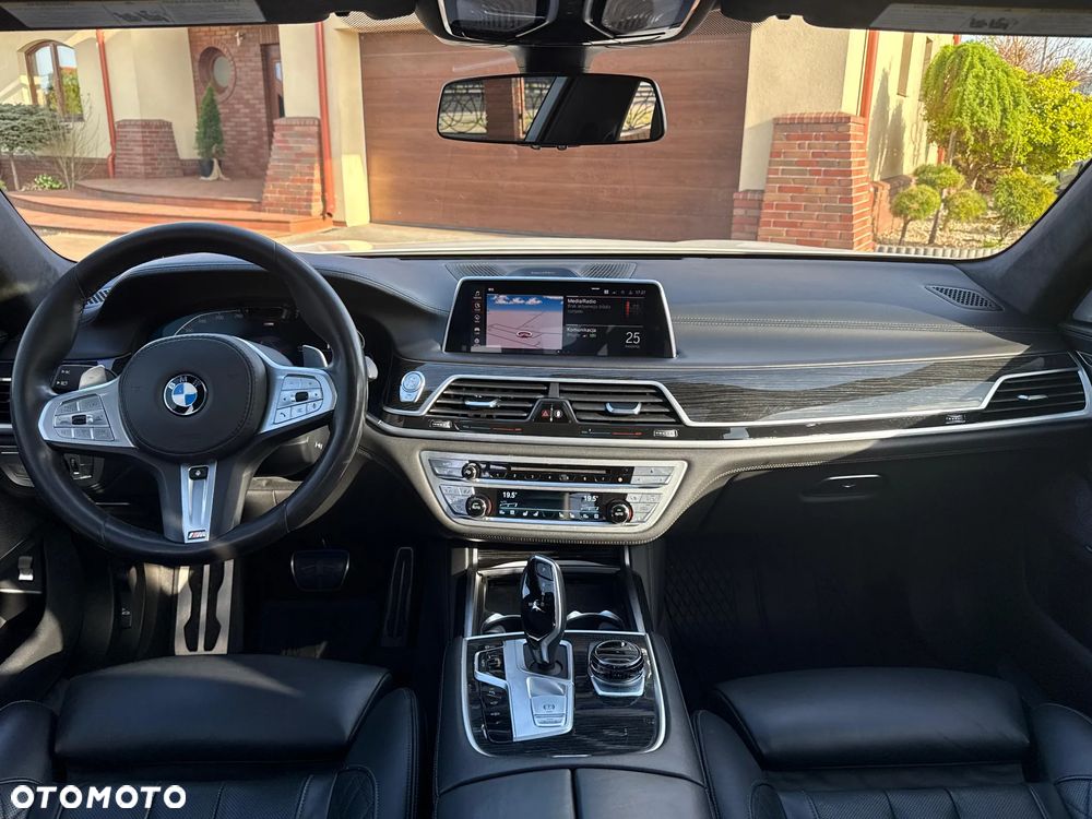 BMW Seria 7 750Li xDrive sport - 16