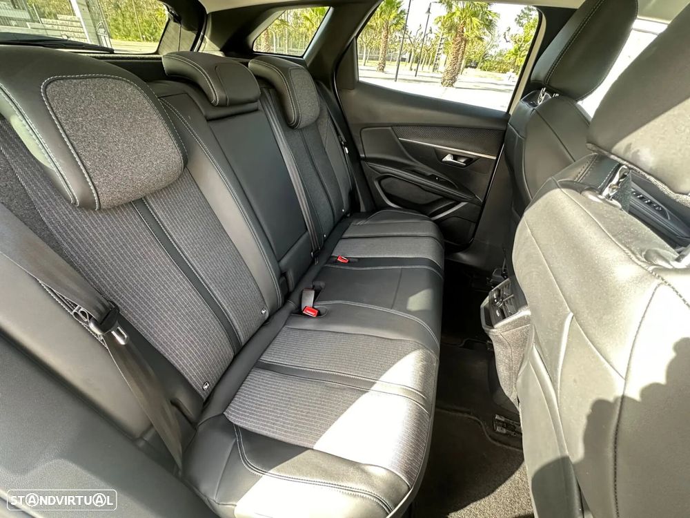 Peugeot 3008 1.6 Hybrid Allure e-EAT8 - 26