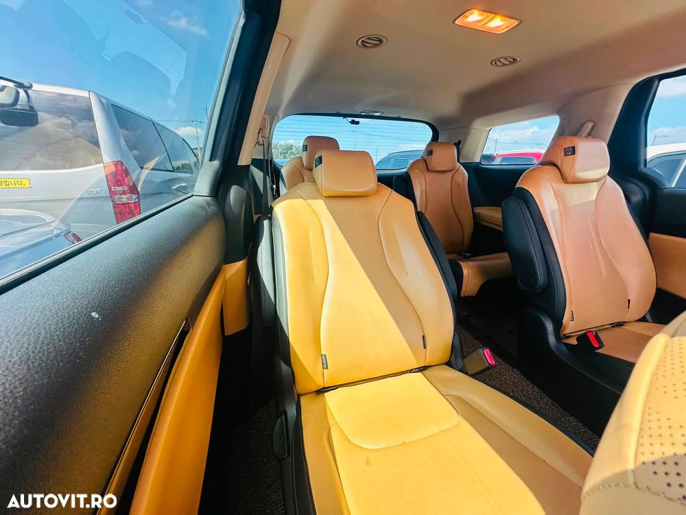 Kia Carnival - 9