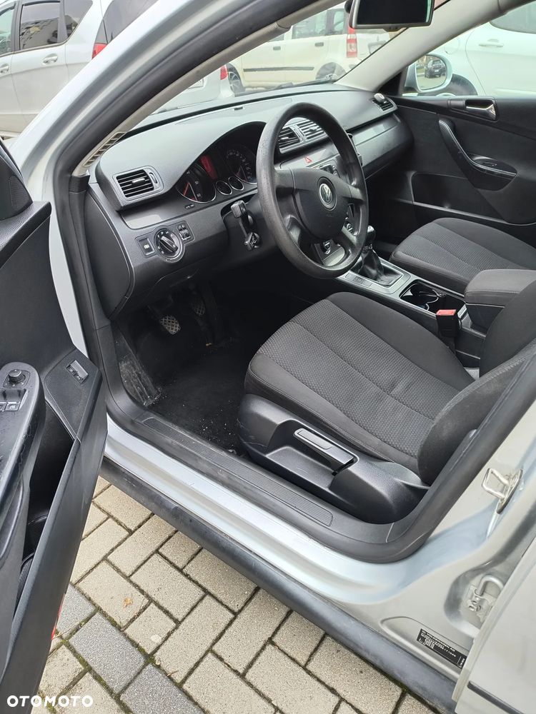 Volkswagen Passat 1.9 TDI DPF Comfortline - 11