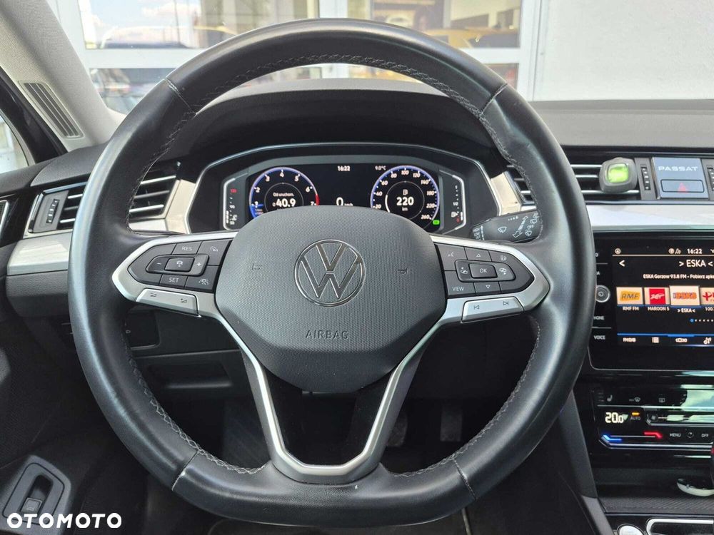 Volkswagen Passat - 9