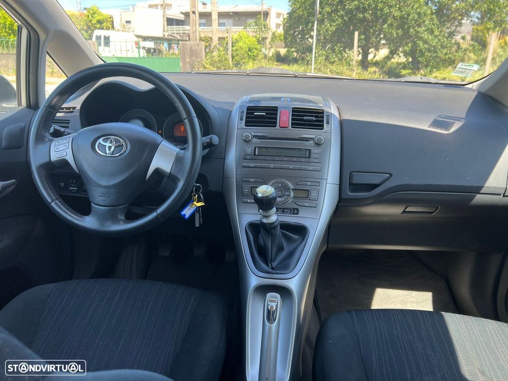 Toyota Auris 1.33 VVT-i AC+VSC - 10
