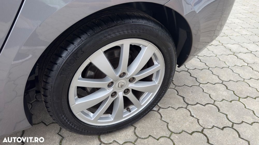 Renault Laguna dCi 150 FAP Bose - 24