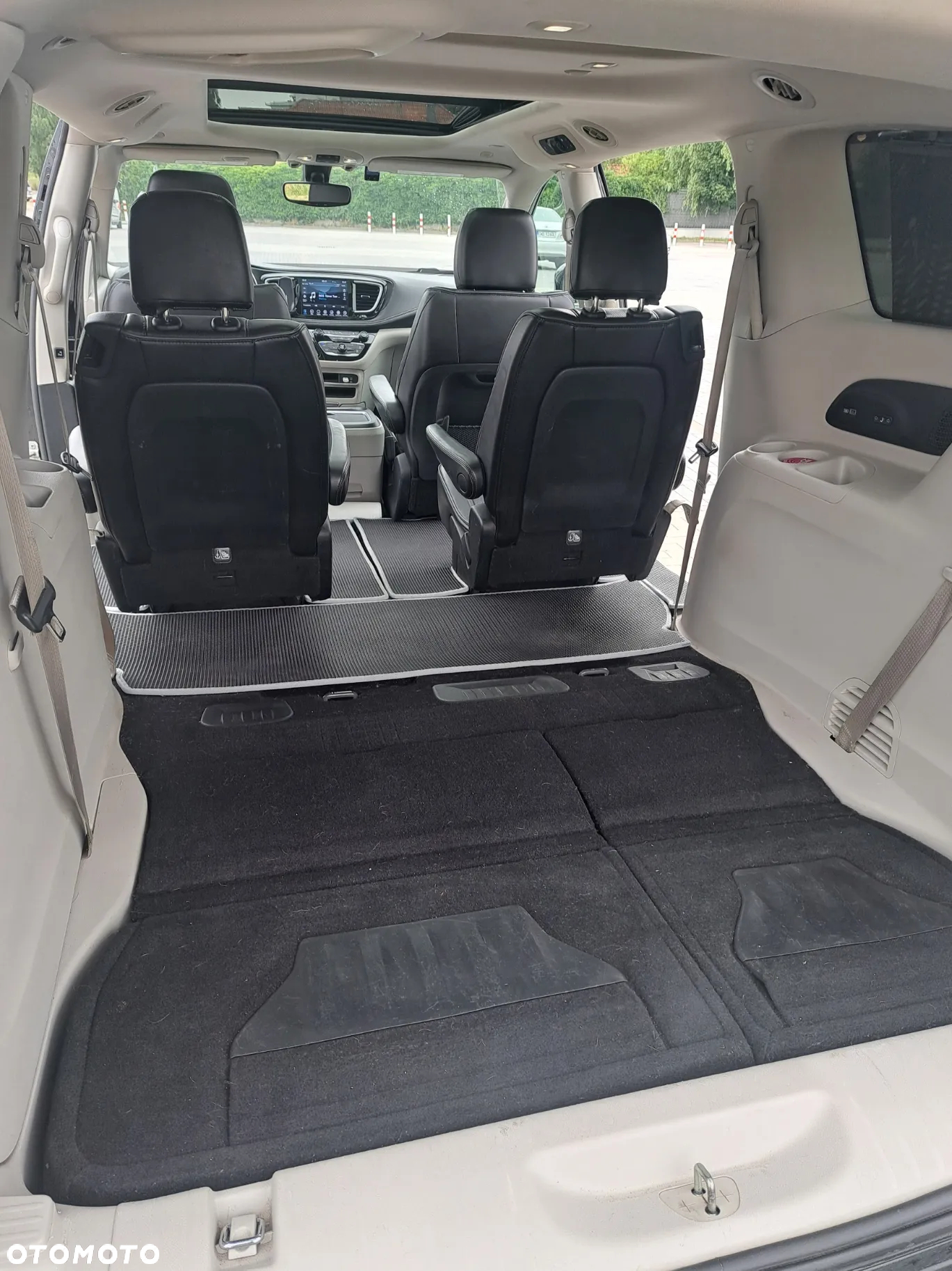 Chrysler Pacifica - 13