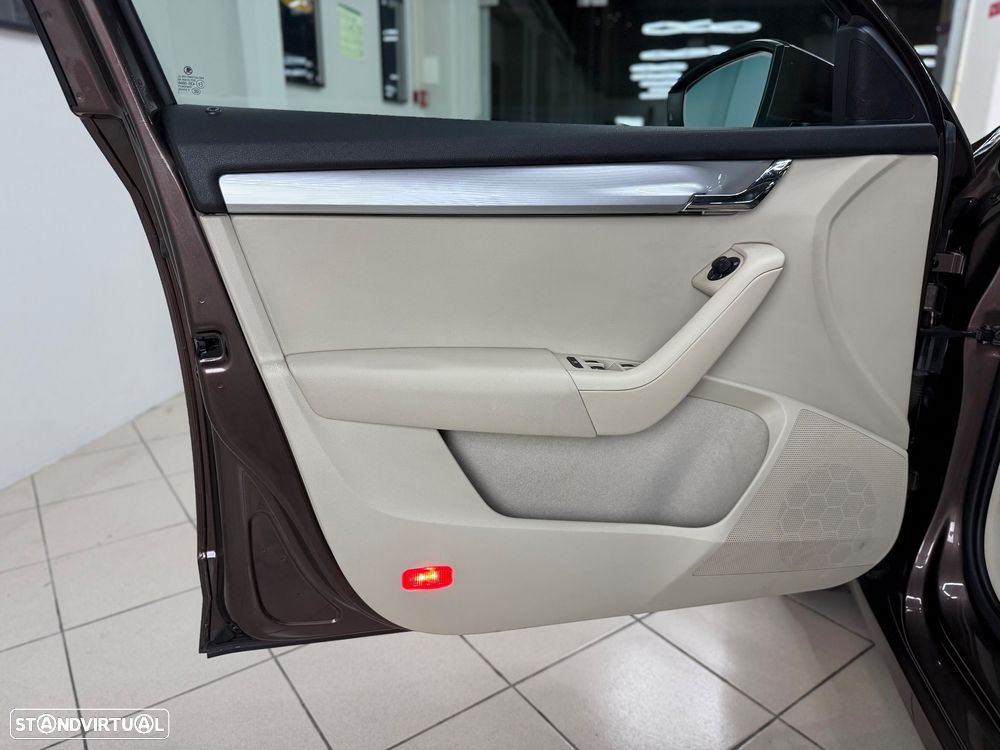 Skoda Octavia 1.6 TDI Sportline - 13