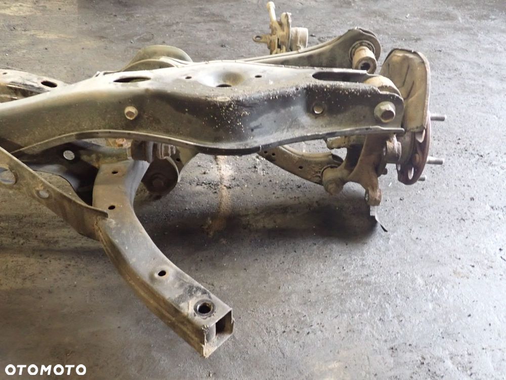 SANKI WÓZEK KOŁYSKA TYŁ HYUNDAI I30 III KOMBI - 18