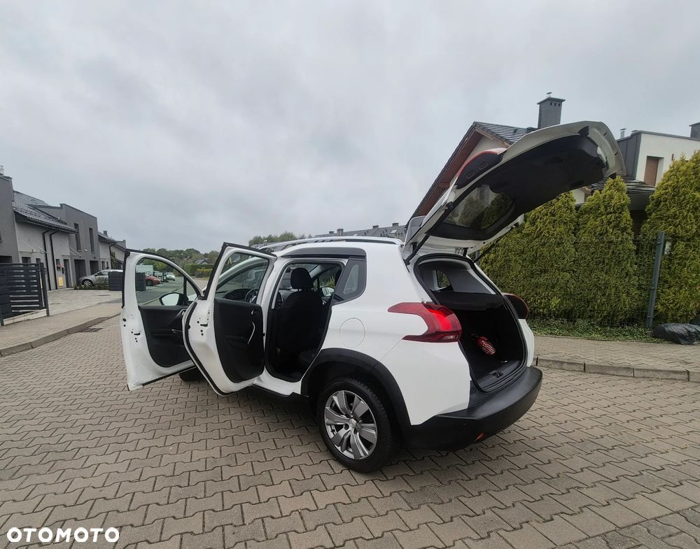 Peugeot 2008 1.2 Pure Tech Allure S&S EAT6 - 16