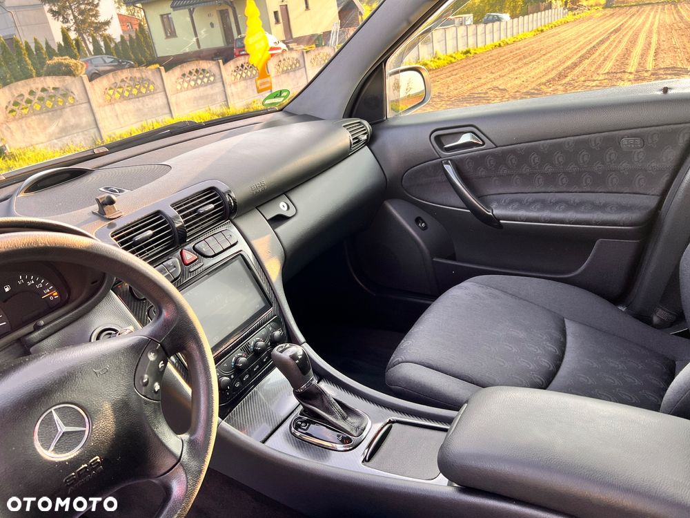 Mercedes-Benz Klasa C 240 4Matic Elegance - 8