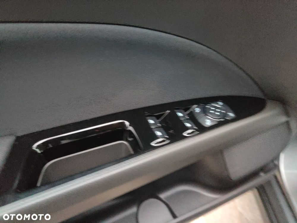 Ford Mondeo 2.0 TDCi Ambiente - 30