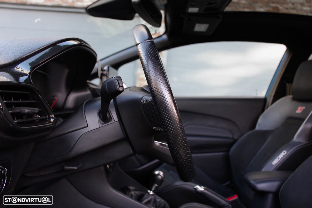 Ford Fiesta 1.5 EcoBoost ST - 32