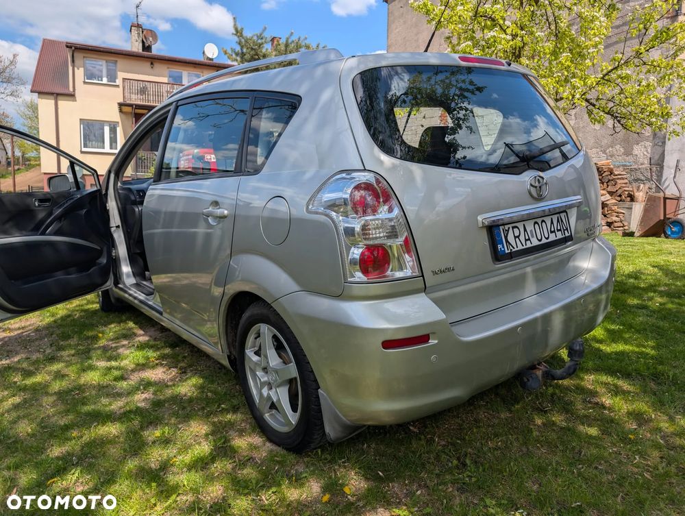 Toyota Corolla Verso 1.8 Premium + - 2