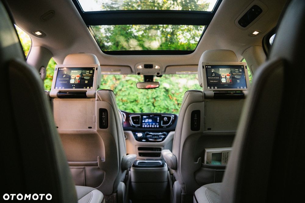 Chrysler Pacifica - 27