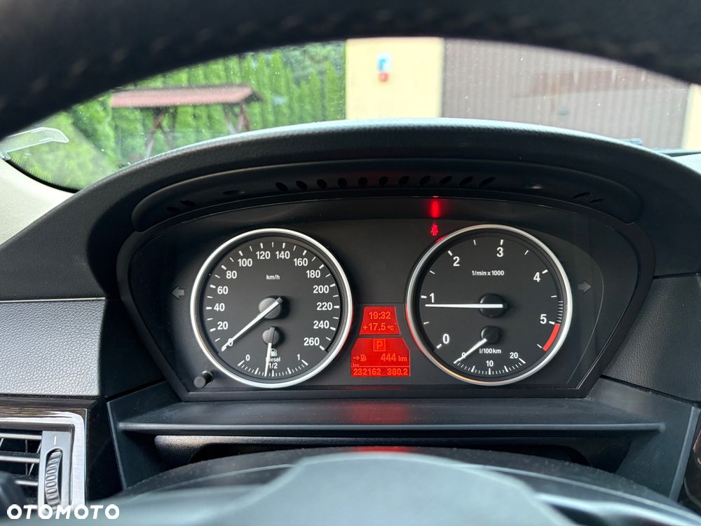 BMW Seria 5 520d - 11