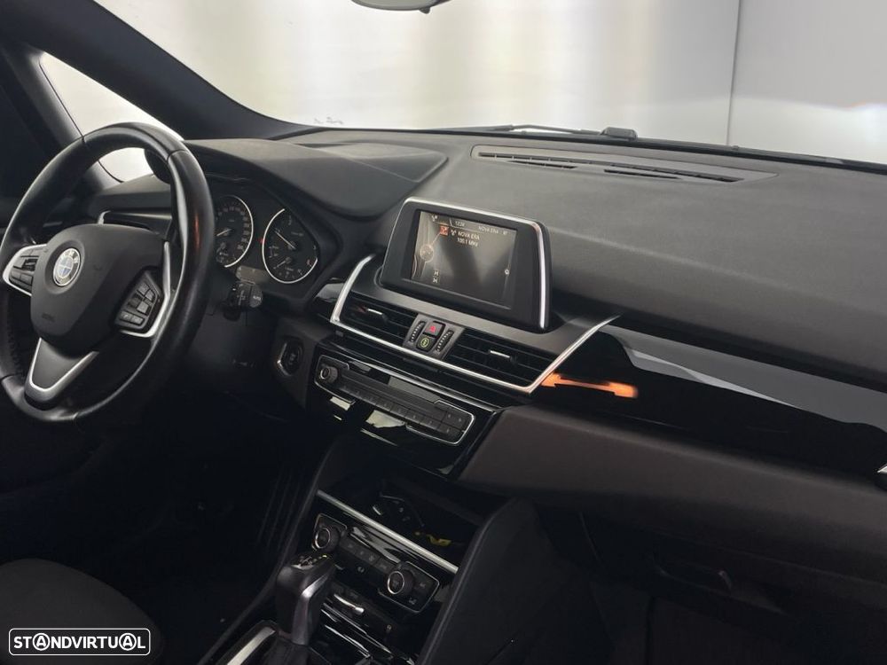 BMW 216 Active Tourer d Auto - 24