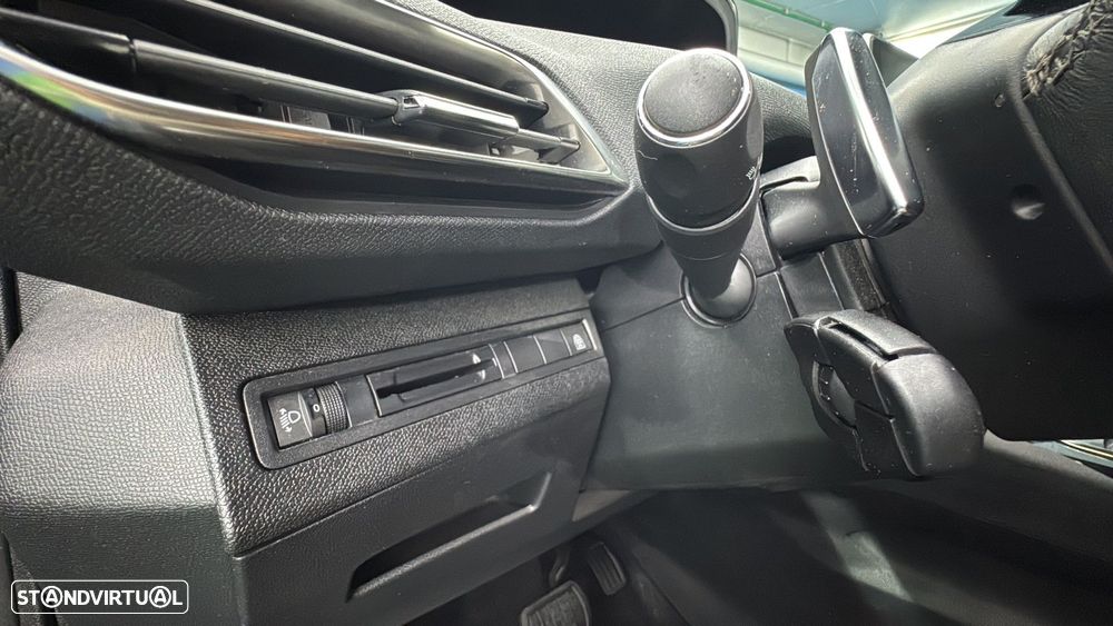 Peugeot 5008 1.5 BlueHDi Allure EAT8 - 25