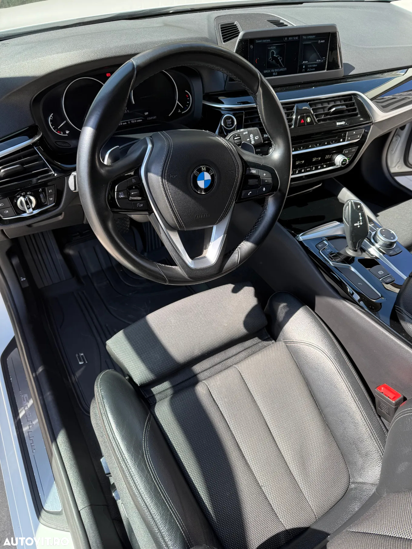 BMW Seria 5 520i AT - 7