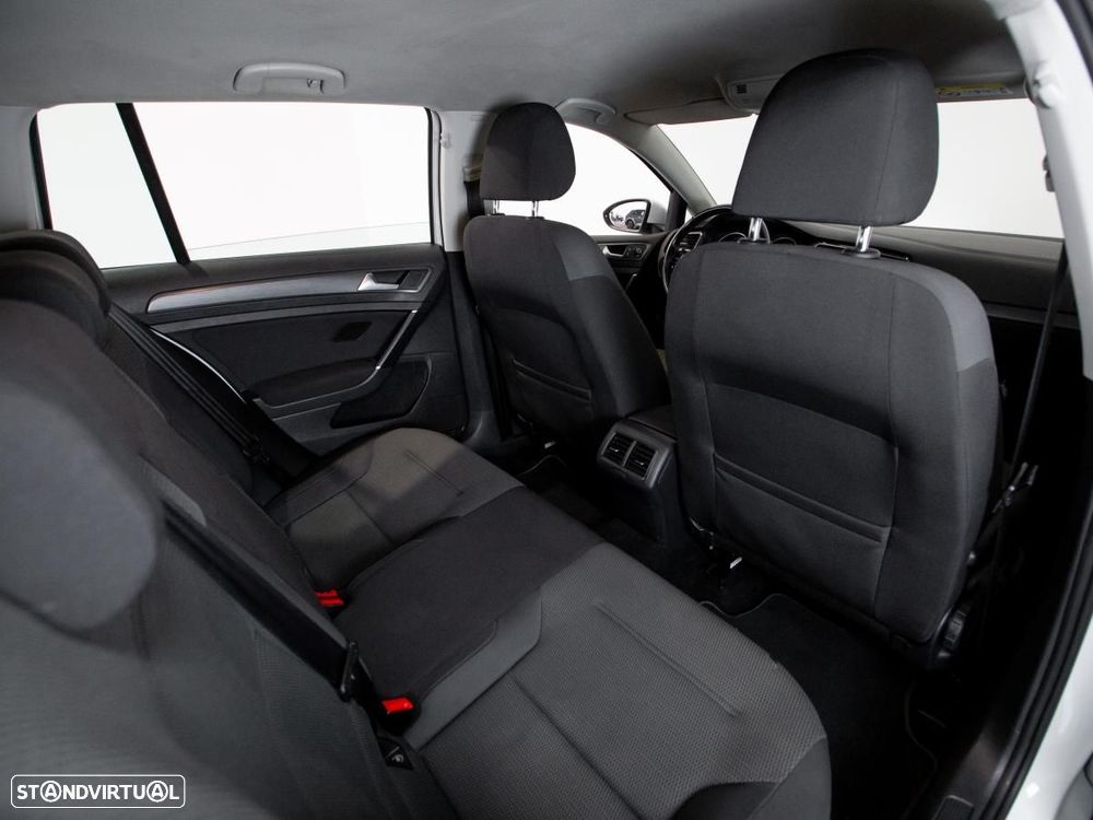 VW Golf Variant 1.6 TDi Confortline - 9