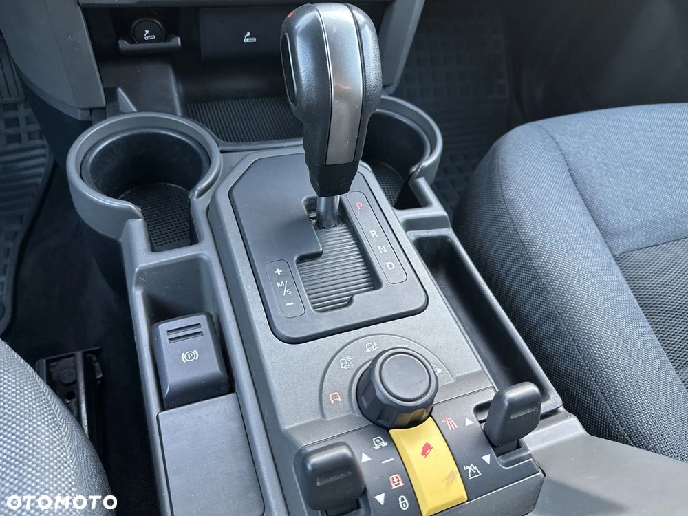 Land Rover Discovery IV 2.7D V6 S - 23