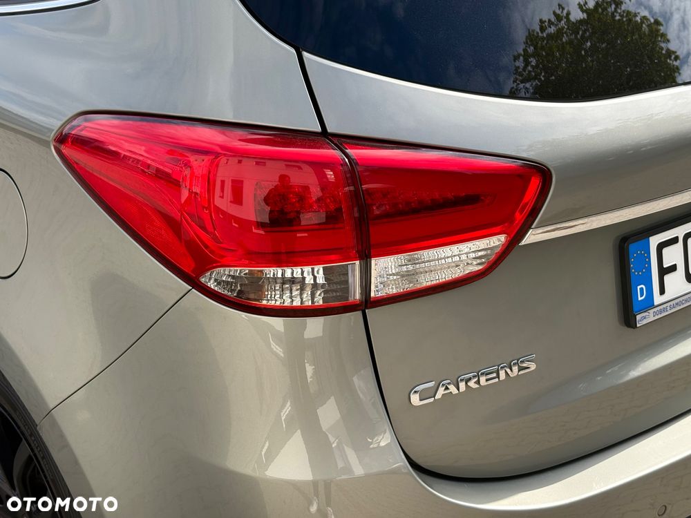 Kia Carens - 7