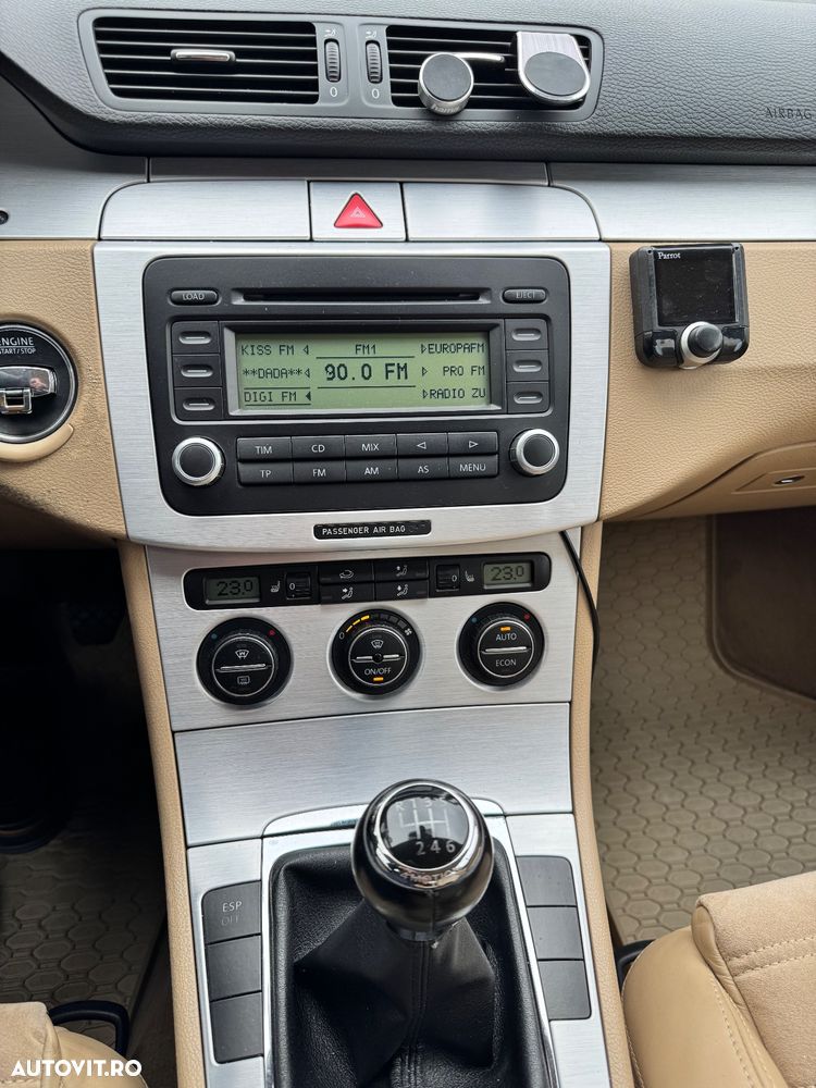 Volkswagen Passat 2.0TDI Highline DPF 4Motion - 3