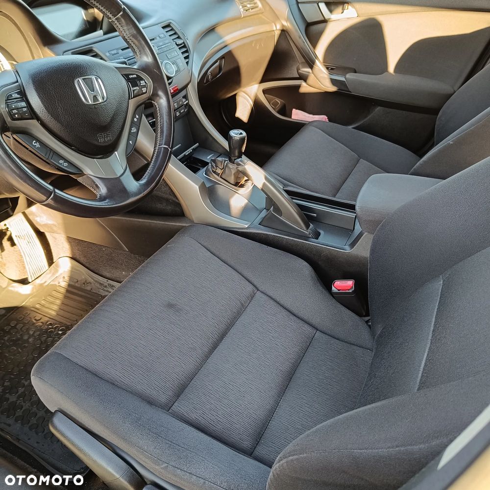 Honda Accord 2.2d Comfort - 11