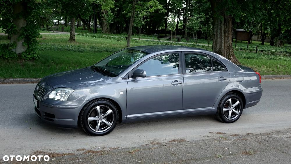 Toyota Avensis - 24
