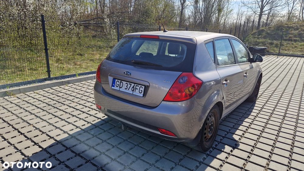 Kia Ceed 1.6 Crdi Comfort - 4