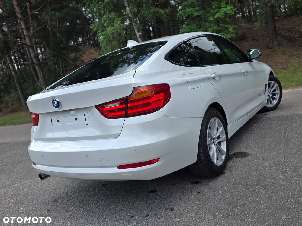 BMW Seria 3 318d DPF - 12