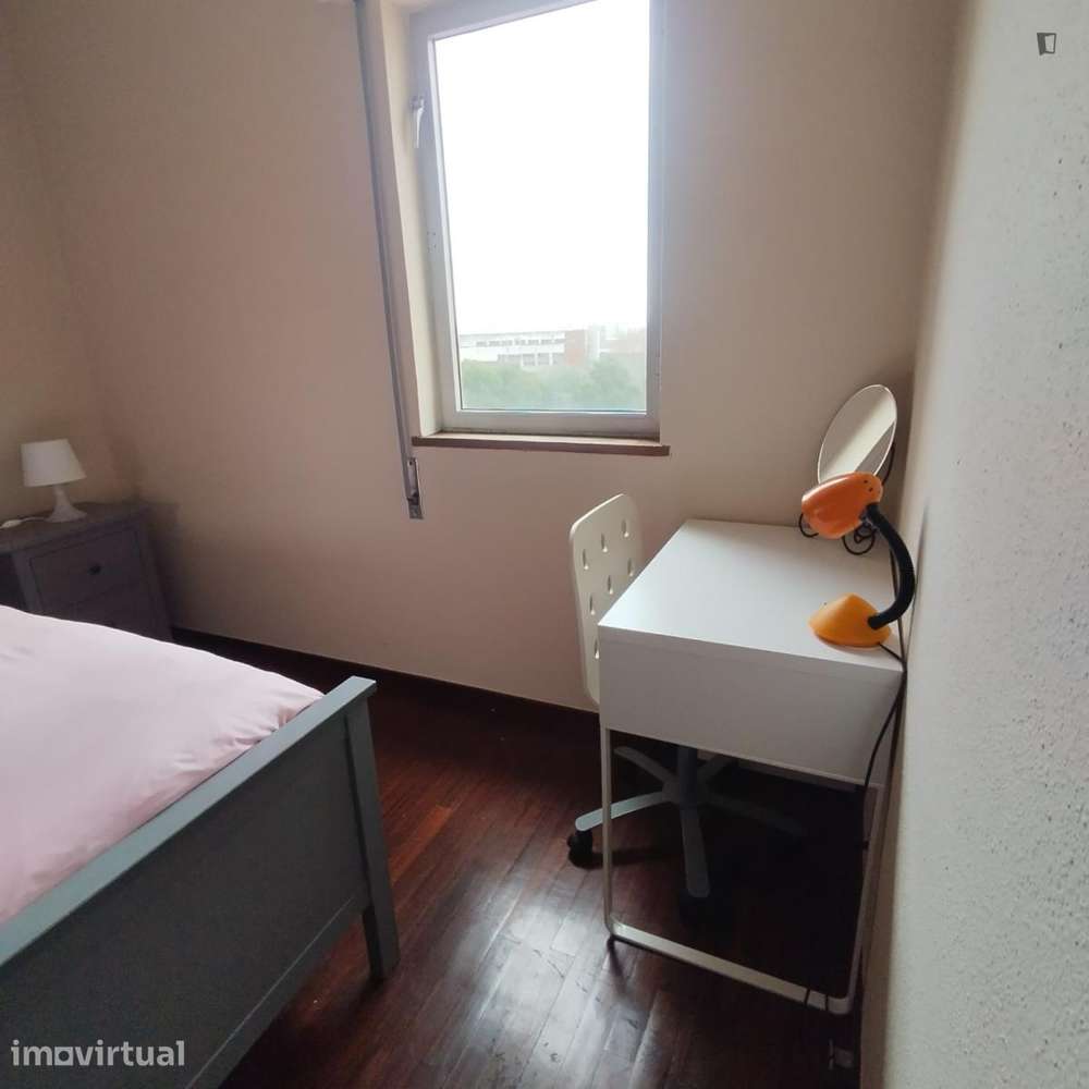 Quarto - localizado em Telheiras Lisbon - Grande imagem: 2/17