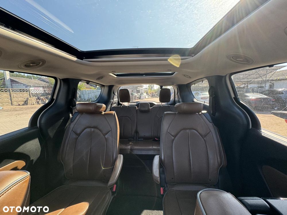 Chrysler Pacifica - 22