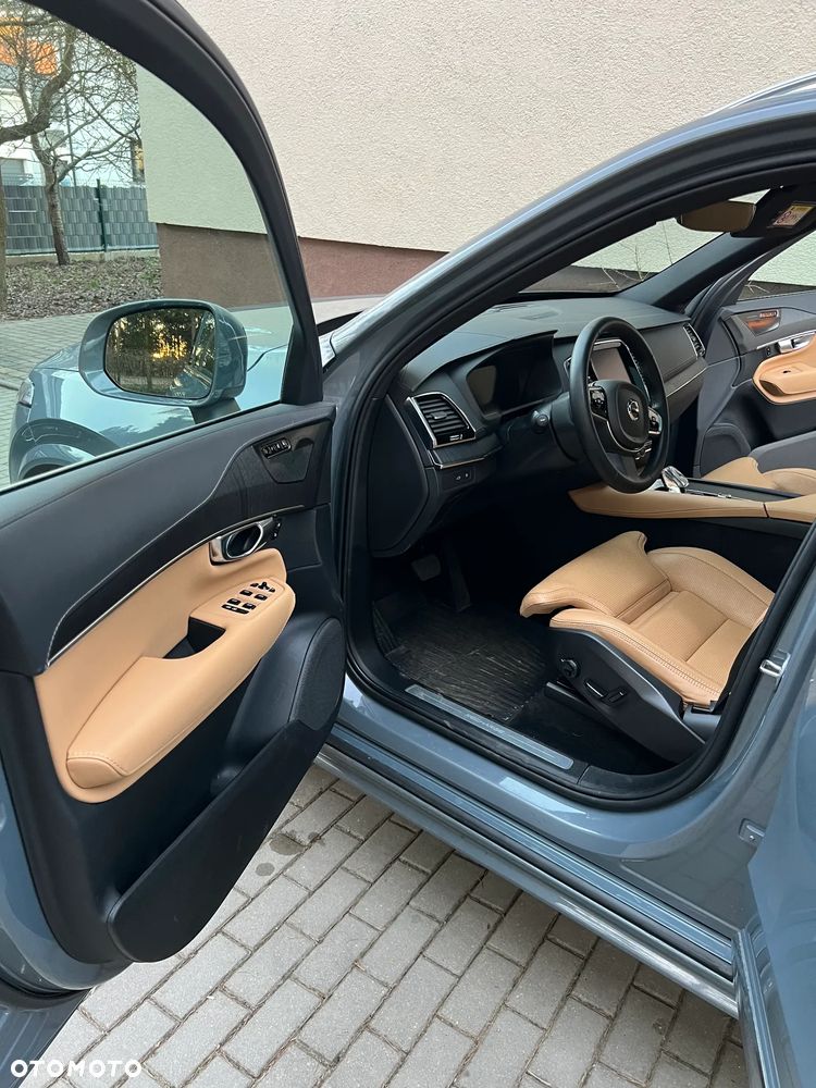 Volvo XC 90 - 9