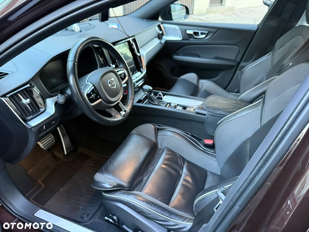 Volvo V60 D3 AWD R-Design - 9