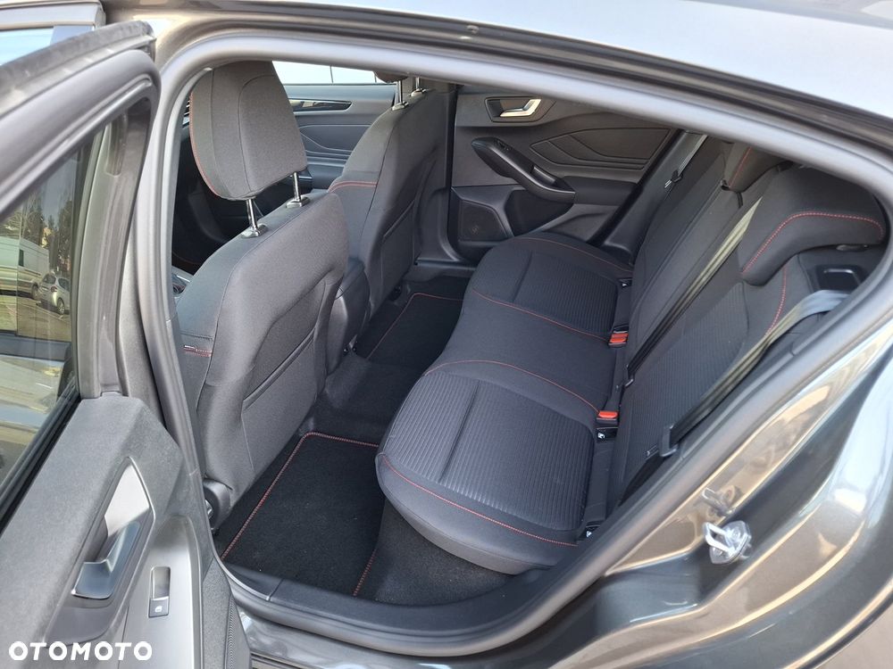 Ford Focus ver-1-0-ecoboost-mhev-st--line-x - 11