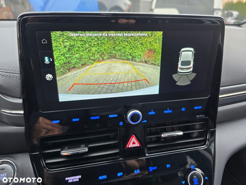 Hyundai IONIQ - 15