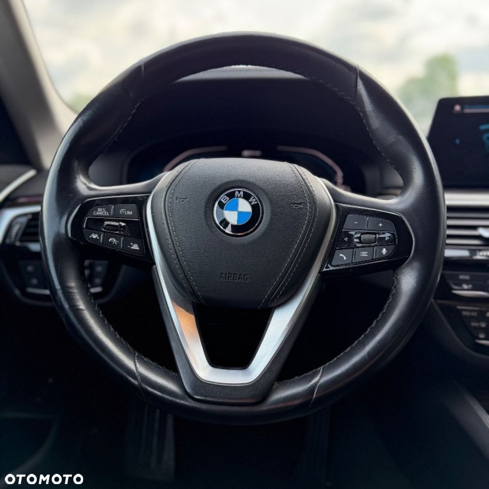 BMW Seria 5 - 23