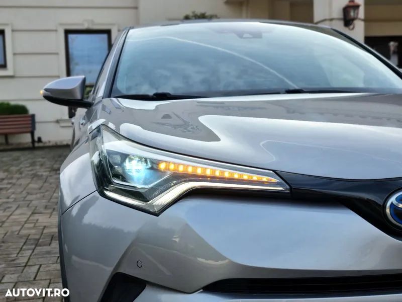 Toyota C-HR ver-1-8-hsd-122-cp-4x2-cvt-c--ult-style - 5