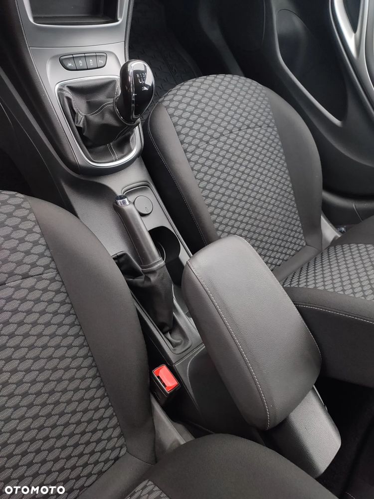 Opel Astra 1.4 T 120 Lat S&S - 33