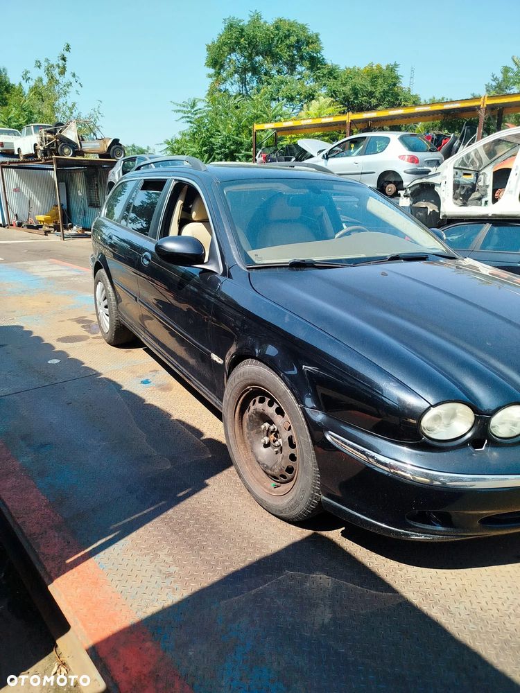 Jaguar na części. - 3